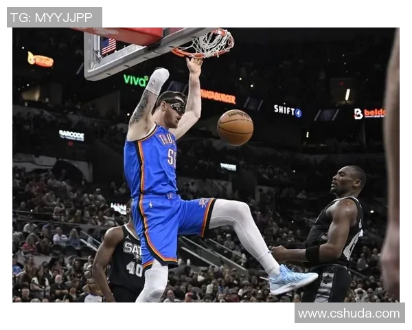 早上开拓者队与雄鹿队激战正酣球迷期待精彩对决与精彩表现